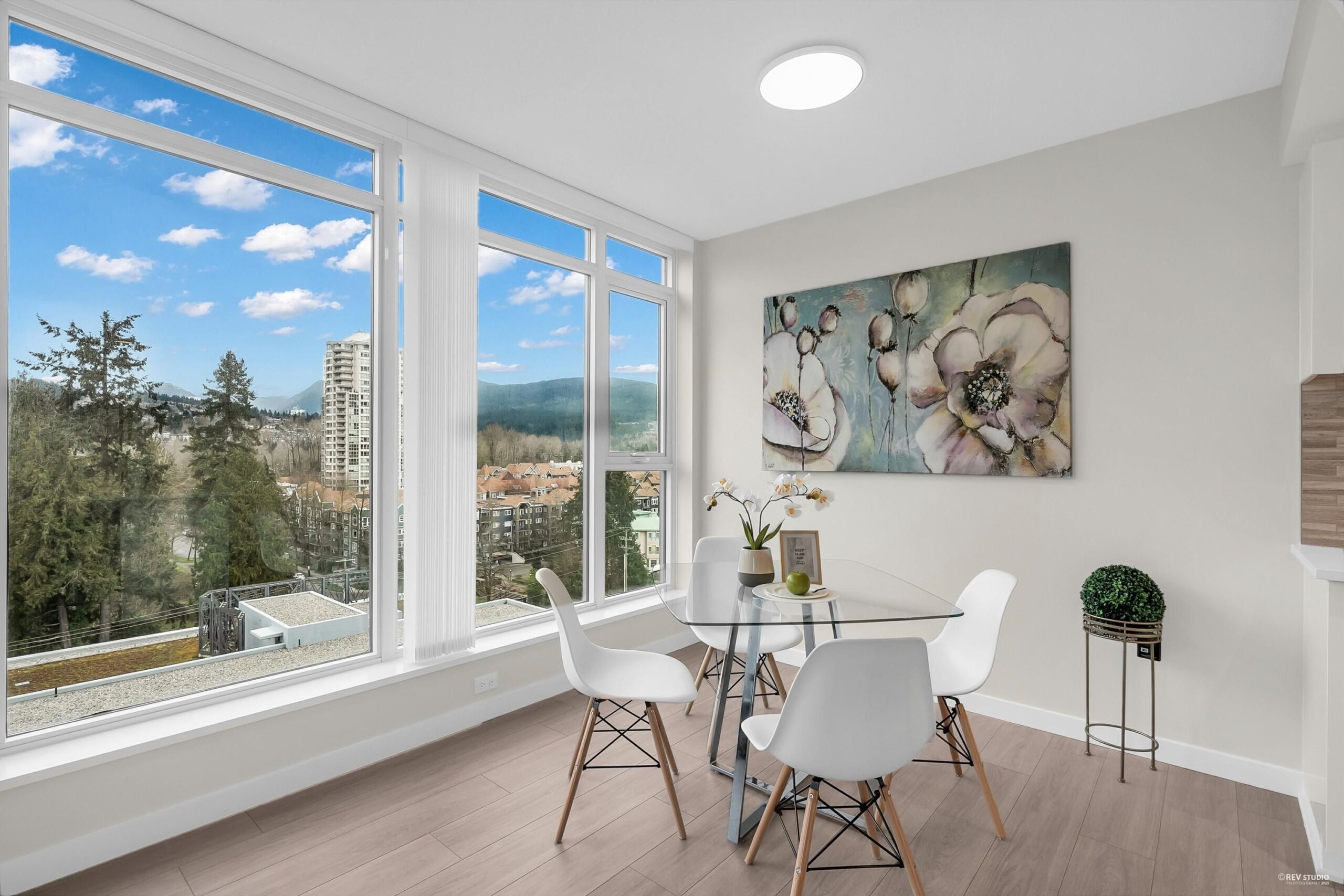 3-bedroom, 2-bath corner