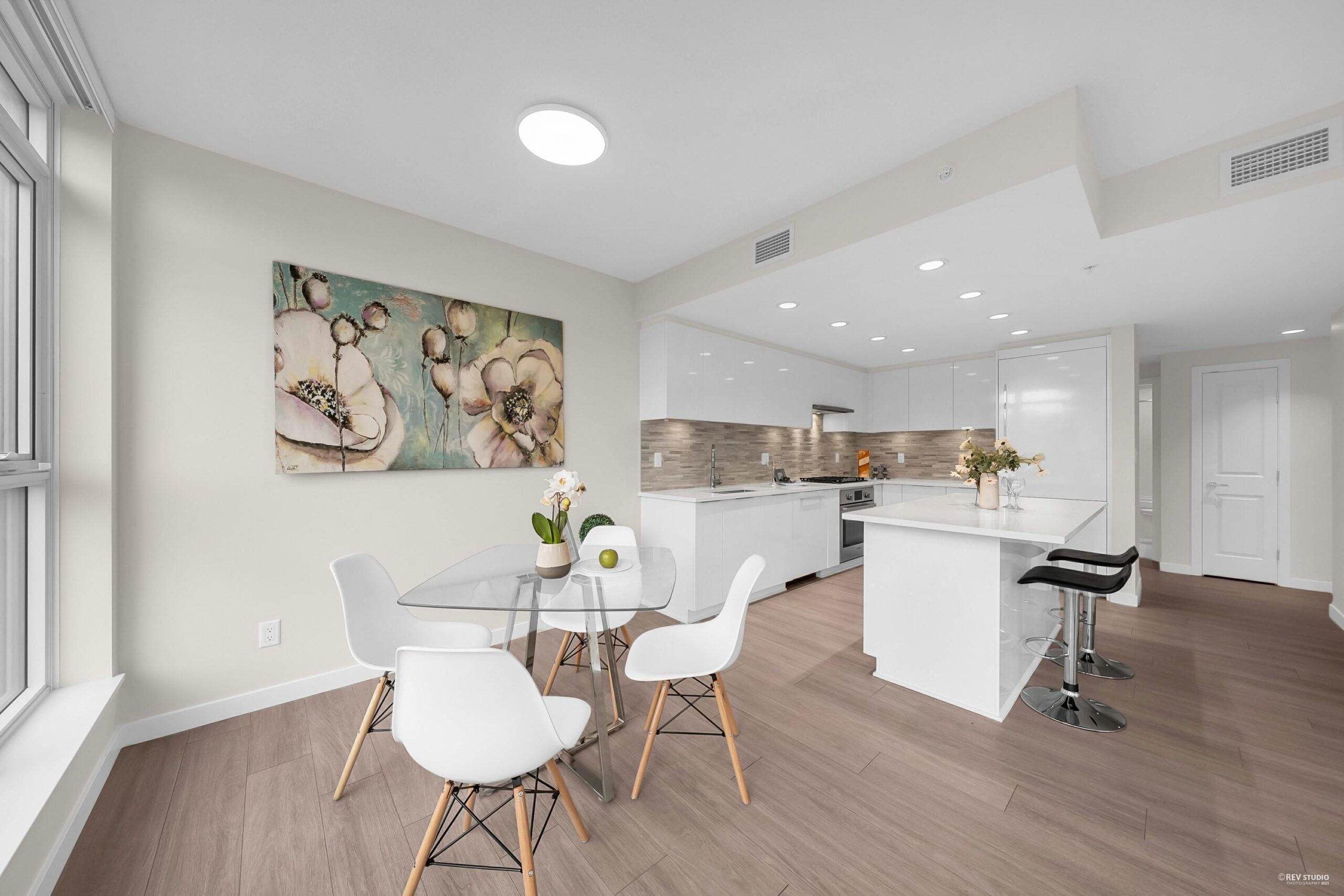 3-bedroom, 2-bath corner