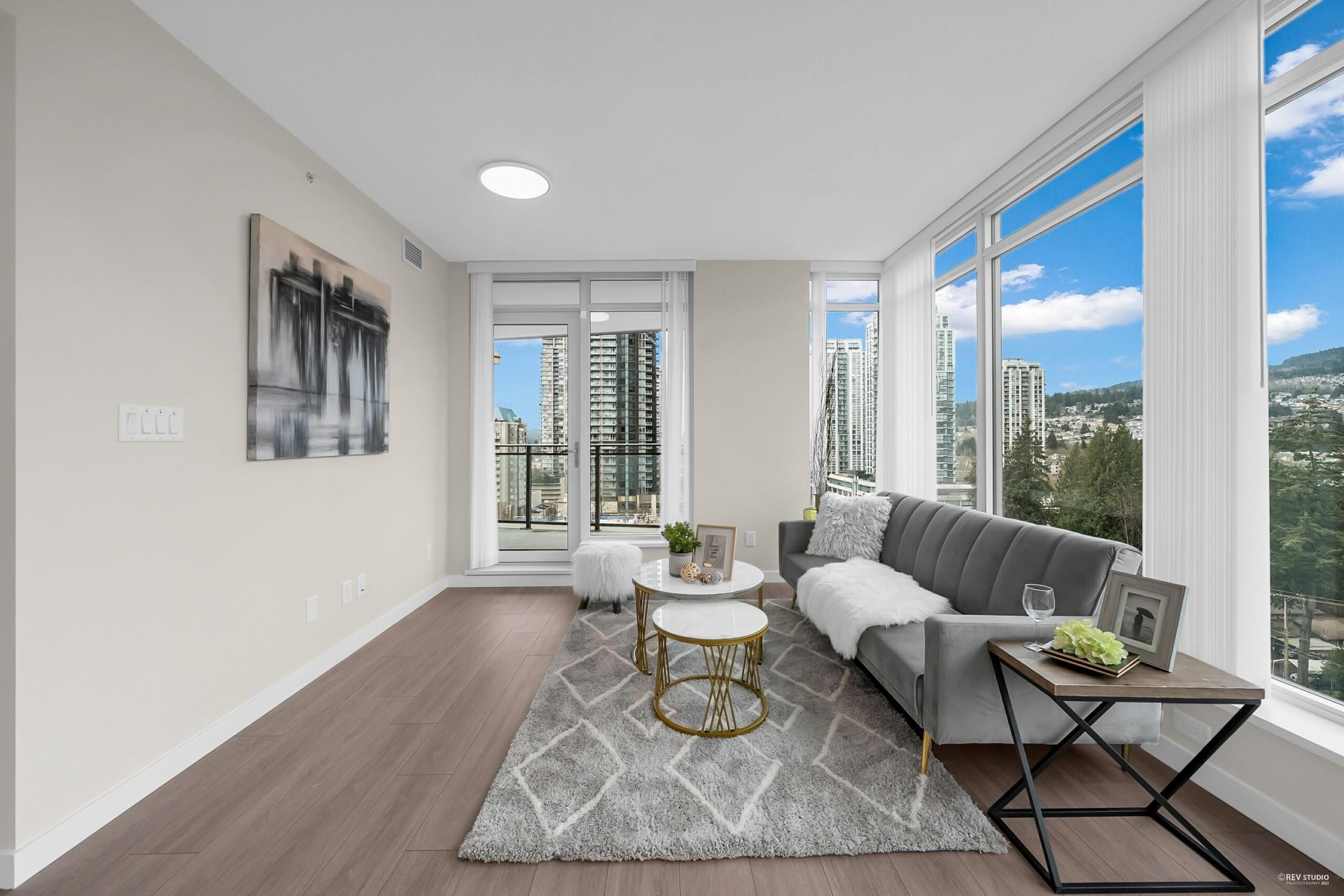 3-bedroom, 2-bath corner