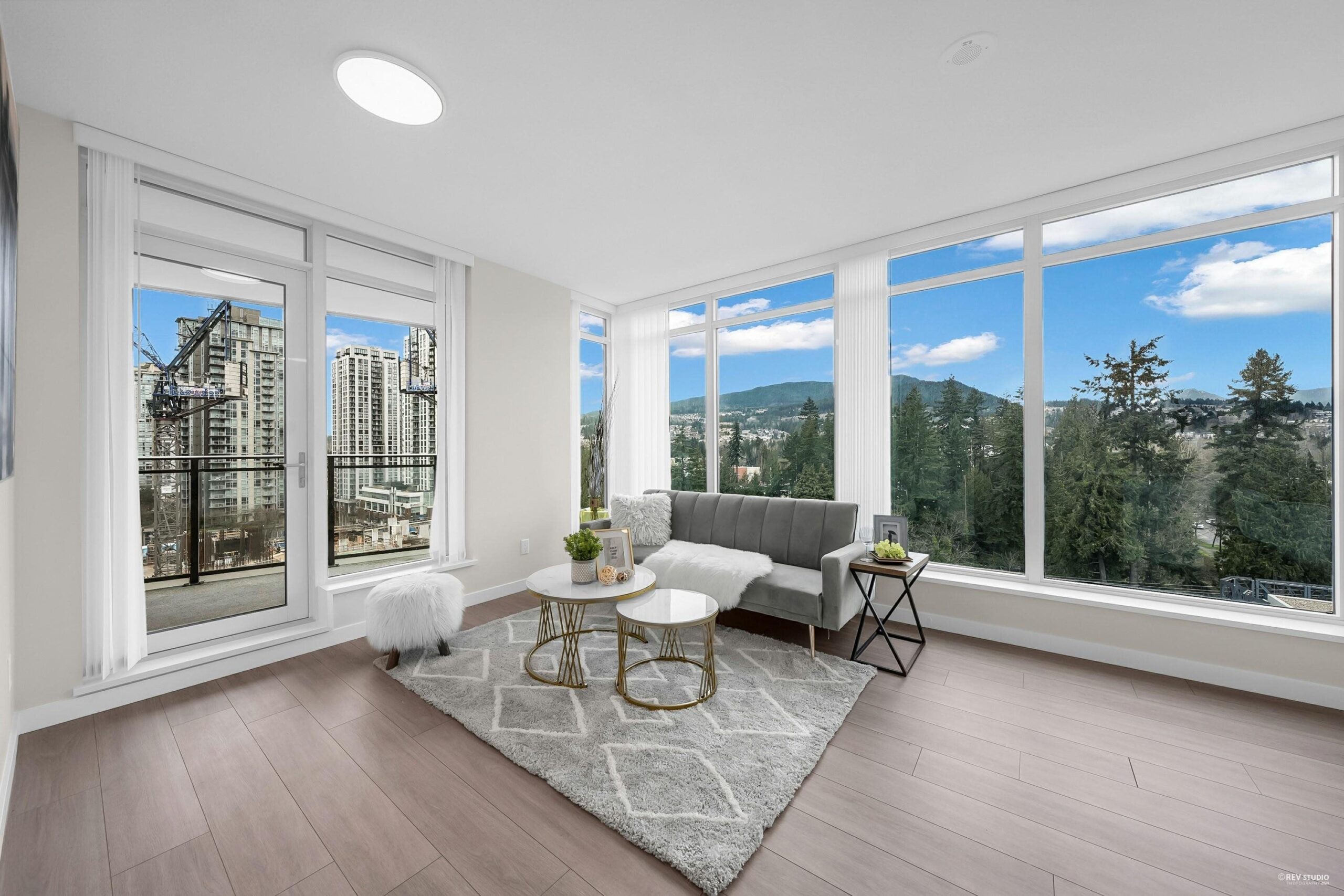 3-bedroom, 2-bath corner