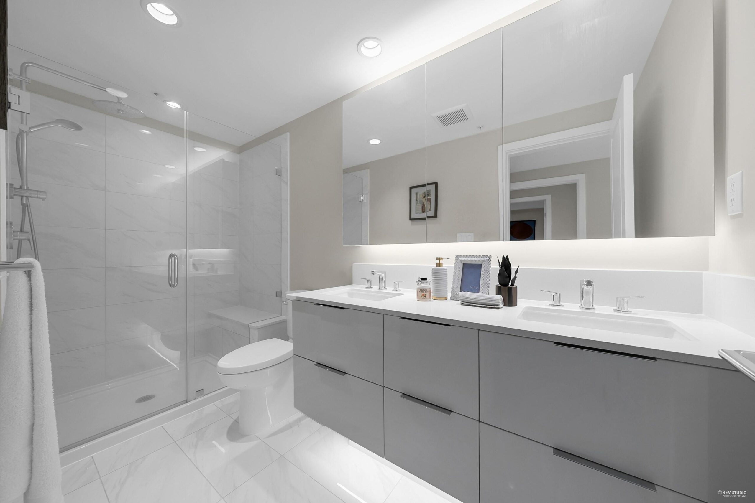 3-bedroom, 2-bath corner