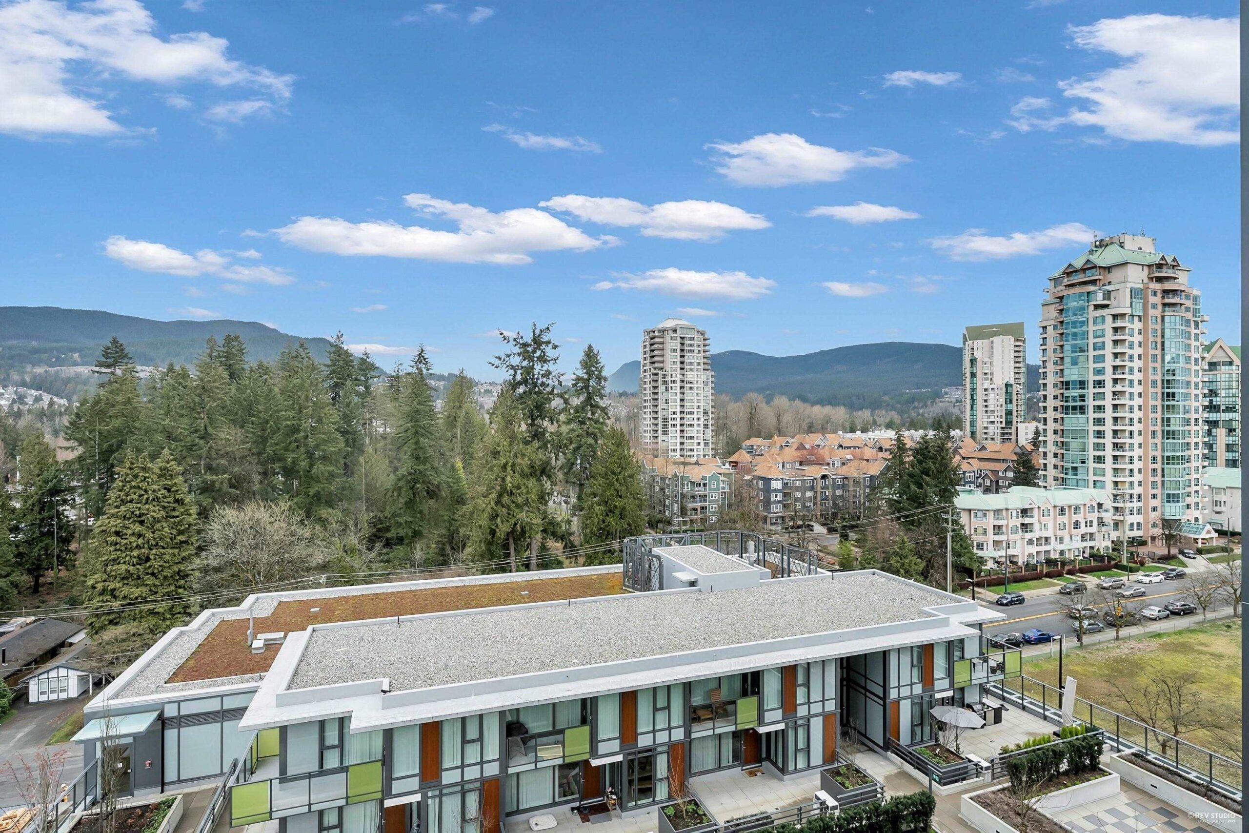 3-bedroom, 2-bath corner