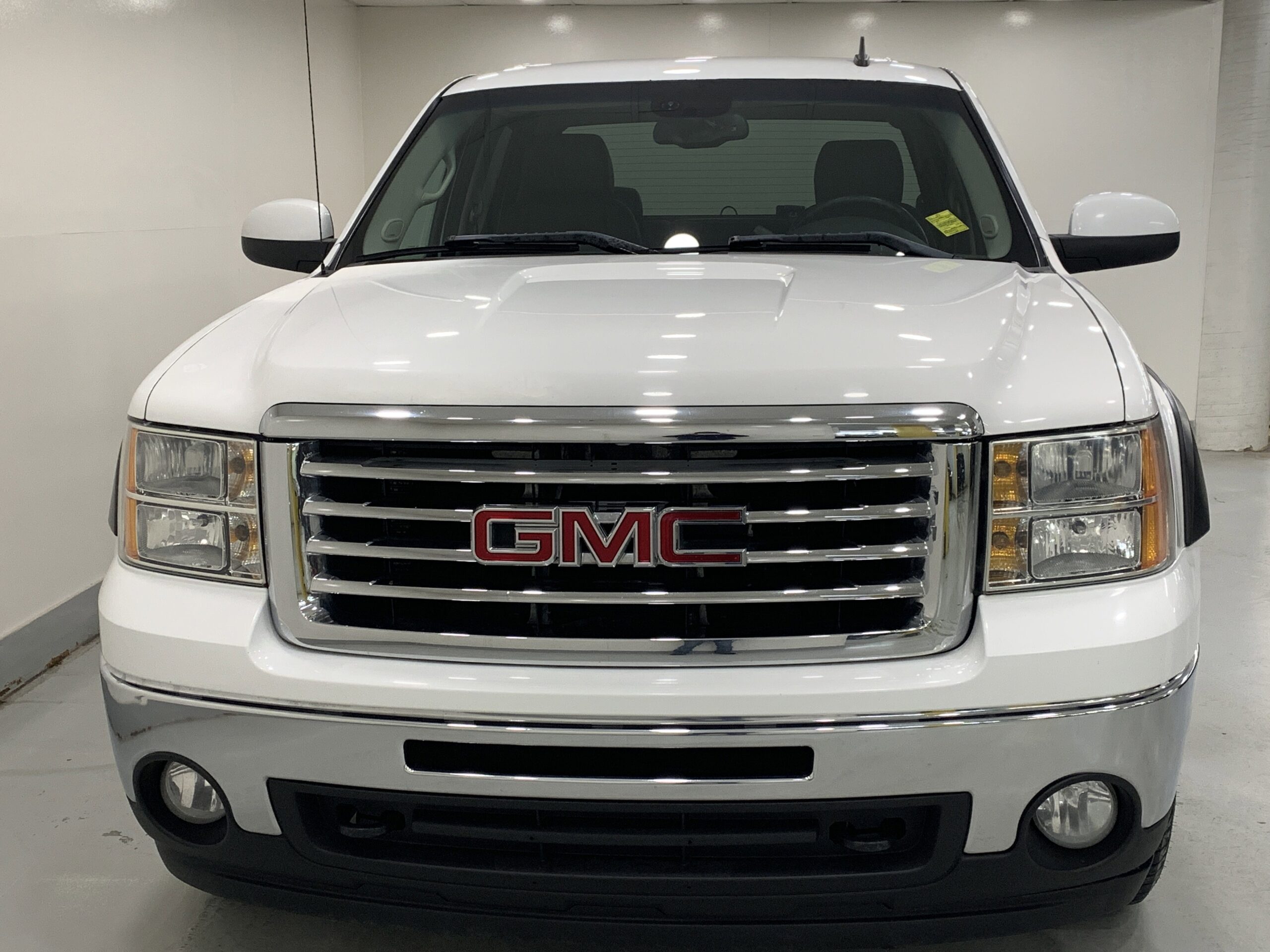 PRE-OWNED 2009 GMC Sierra 1500 SLE * Heated seats *