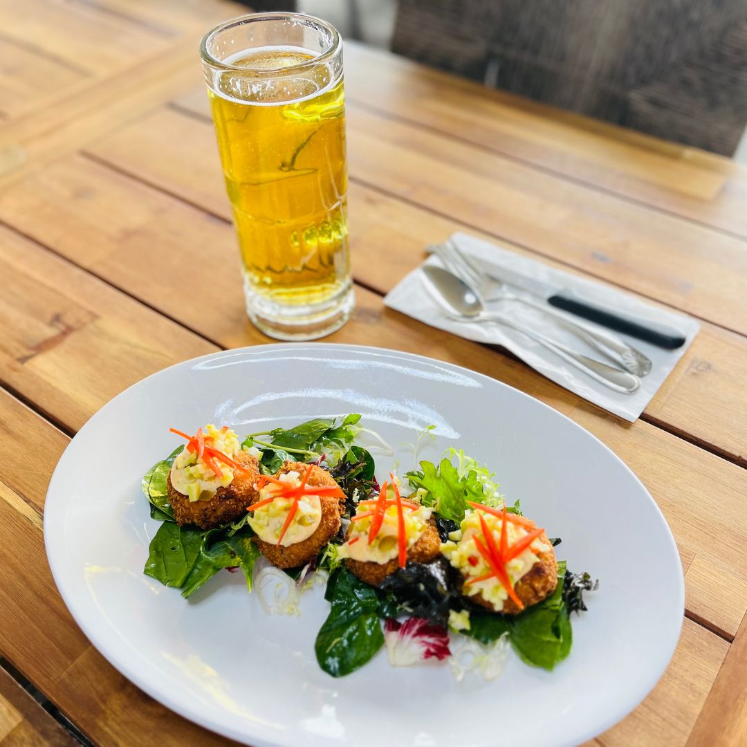 Delta Palms Bar & Grill