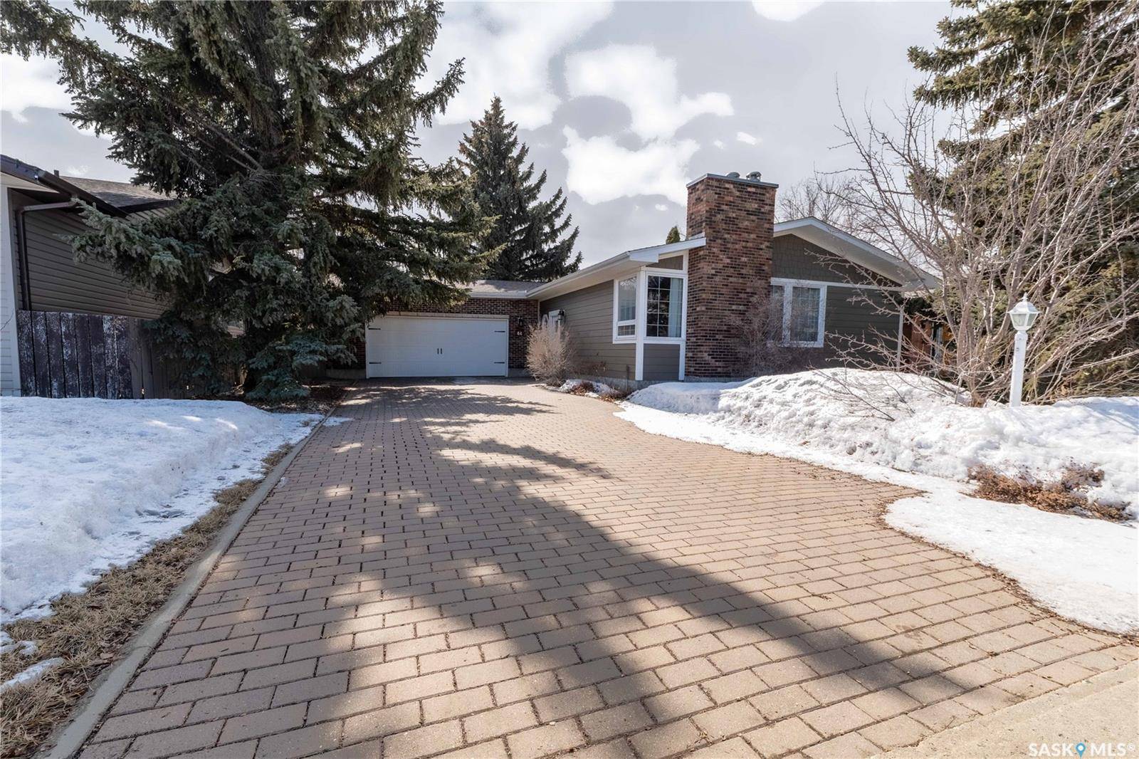 64 Bluebell CRESCENT Moose Jaw, SK S6J 1A2