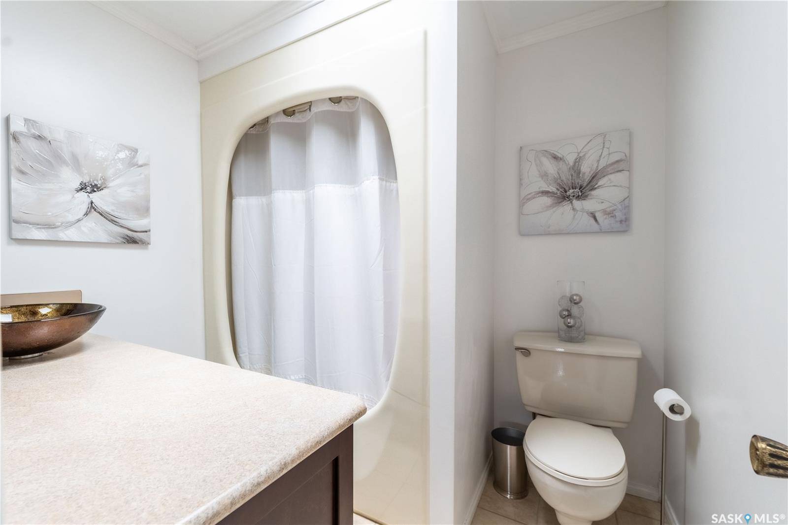 64 Bluebell CRESCENT Moose Jaw, SK S6J 1A2