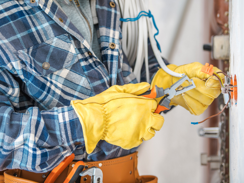 Kingsmen Electric Corporation 24 hour Emergencies