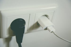 black-and-white-electric-plug-218445-300×200-5
